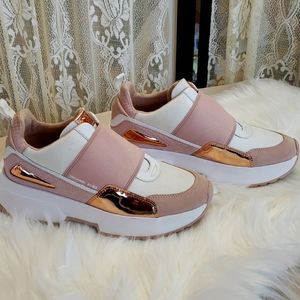 Michael Kors size 6 Athletic shoes